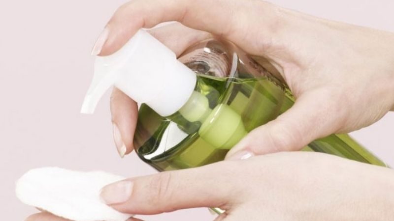 Các Loại Nước Tẩy Trang Từ Thiên Nhiên Phổ Biến