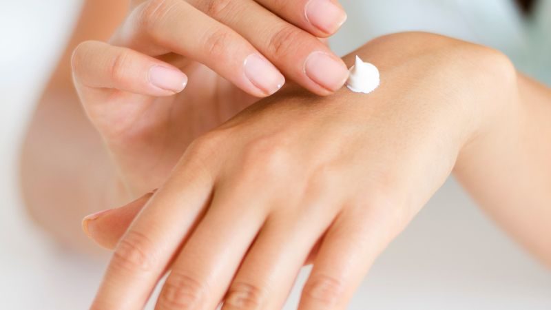 Lựa chọn các sản phẩm đặc trị phù hợp với nhu cầu của làn da sẽ giúp bạn giải quyết những vấn đề khó chịu một cách hiệu quả.