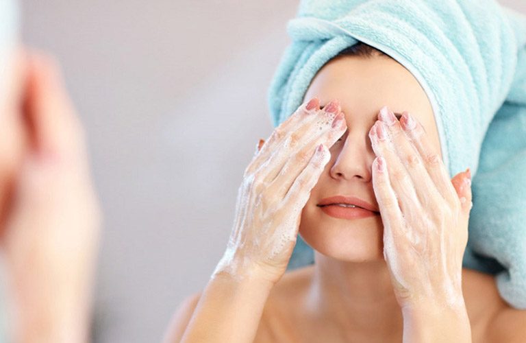 Sau khi đốt tàn nhang có nên rửa mặt không