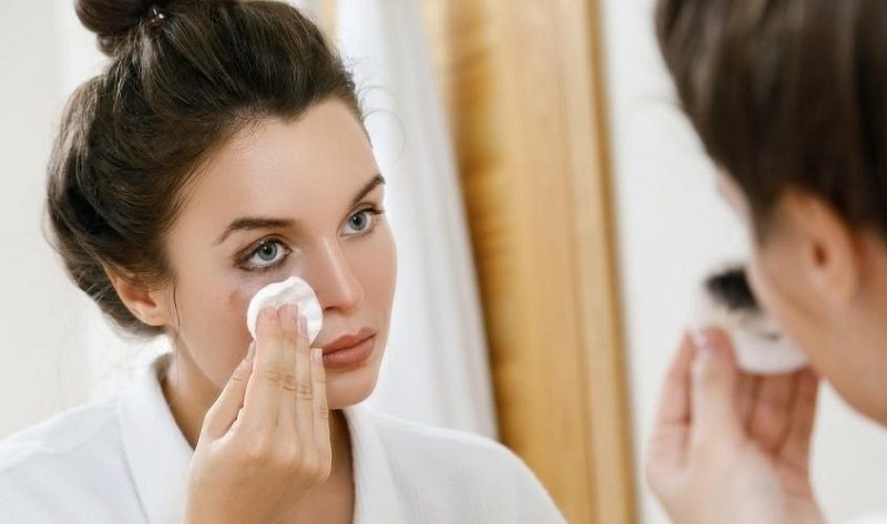 Sau khi nặn mụn có nên dùng toner không?