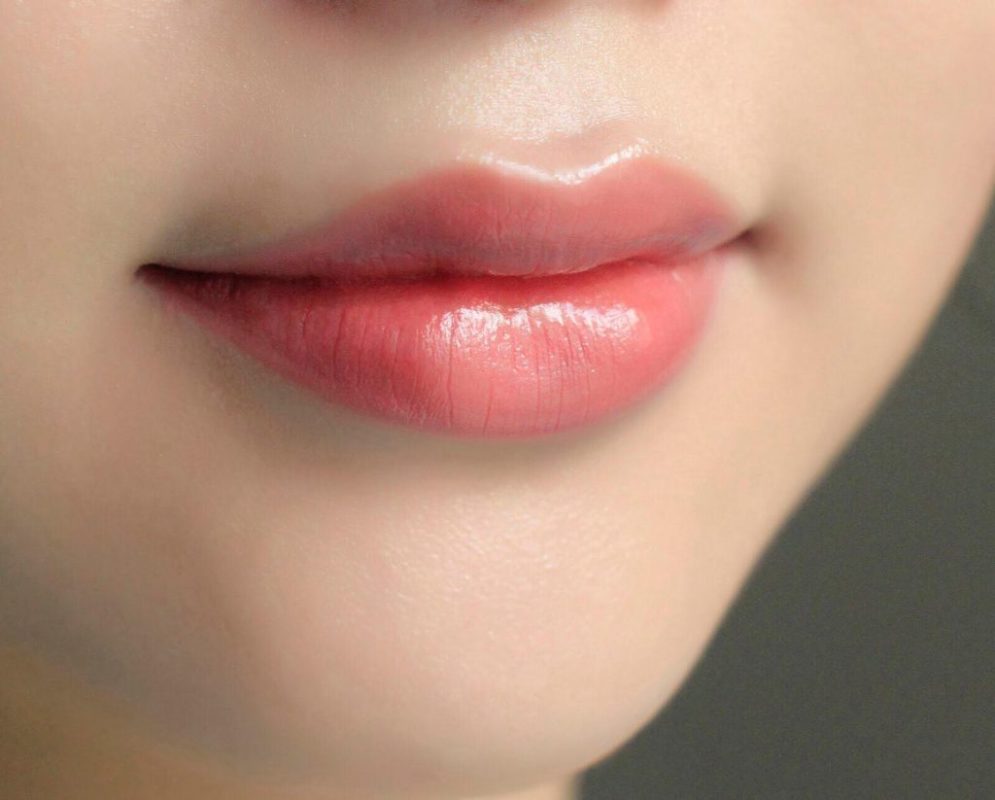 Dưới đây là một số hiểu lầm phổ biến cần lưu ý khi sử dụng son dưỡng môi