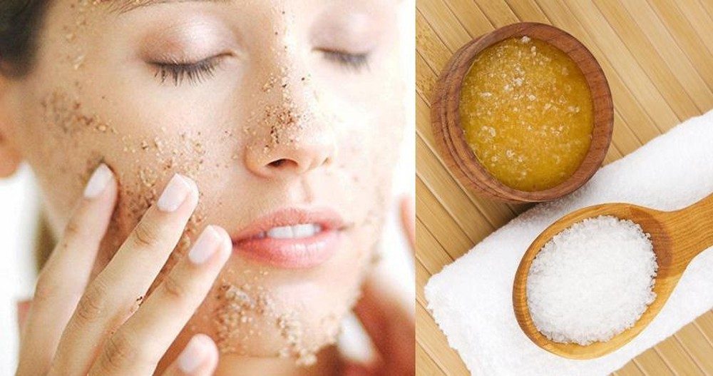 Tẩy tế bào chết là bước quan trọng giúp làm sạch bề mặt da hỗ trợ trị mụn
