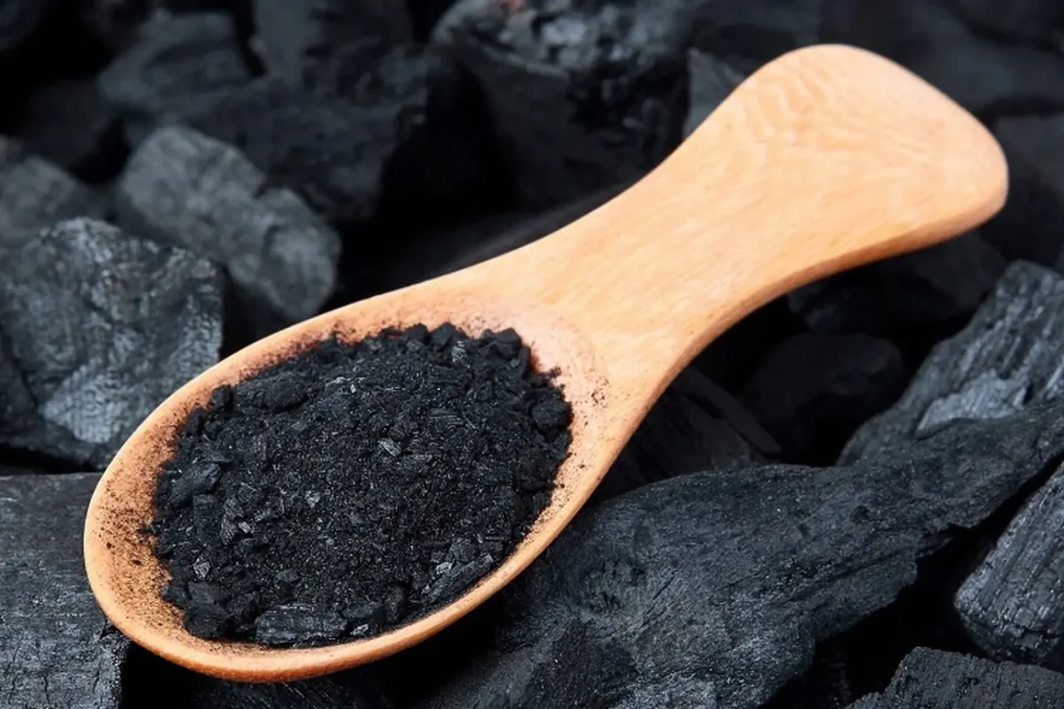 Than hoạt tính là gì? Tác dụng của than hoạt tính trong chăm sóc da