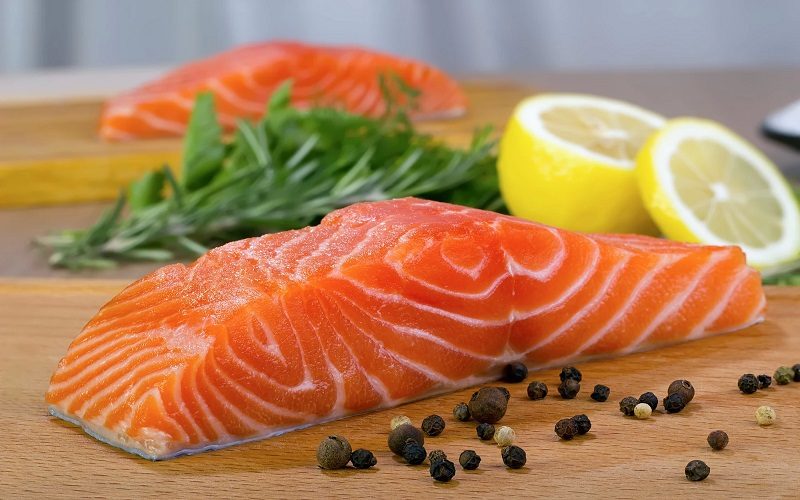 Thực phẩm giàu omega 3 là nhóm thực phẩm nên ăn cho da nhạy cảm