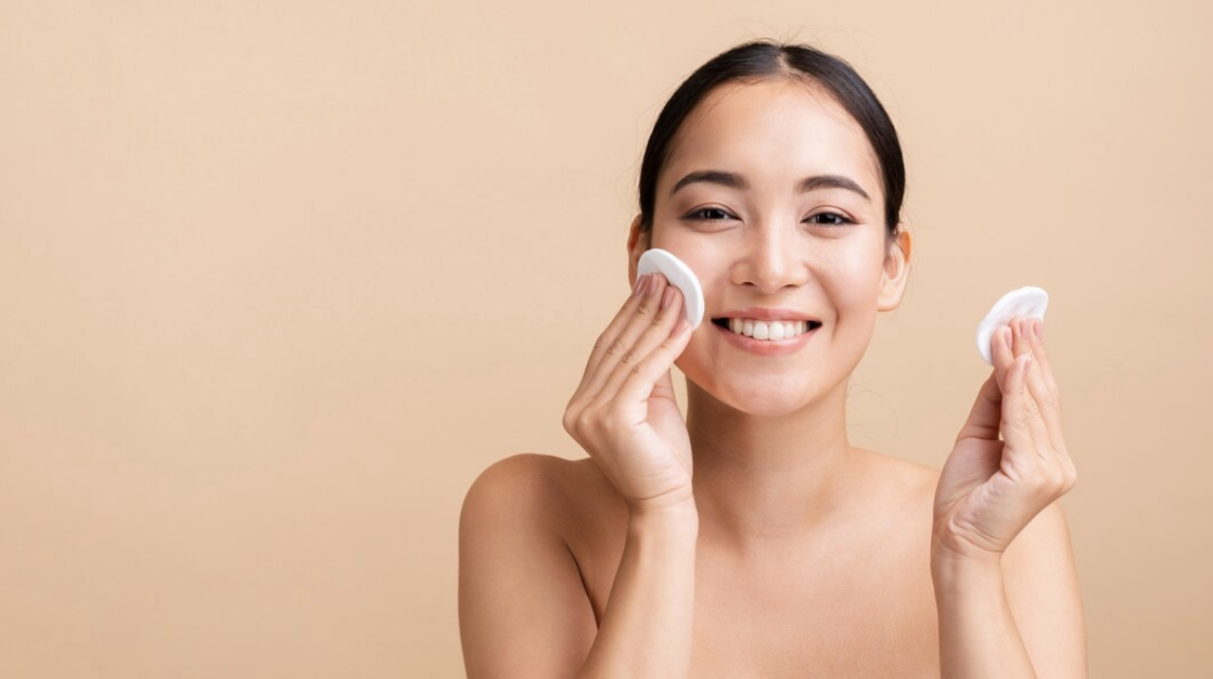 Toner có cần thiết không? 3 Vai trò của toner thật sự với làn da