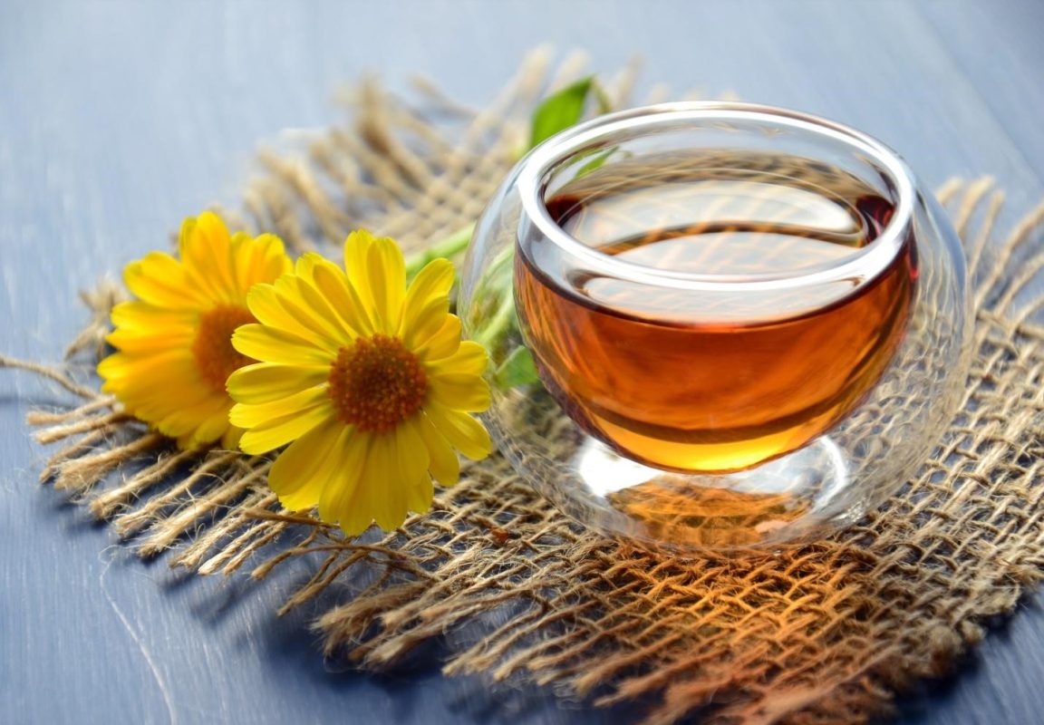 Cách sử dụng trà thảo mộc trị mụn đạt hiệu quả tối đa