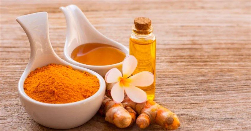 Những lưu ý khi kết hợp nghệ và mật ong trong điều trị mụn
