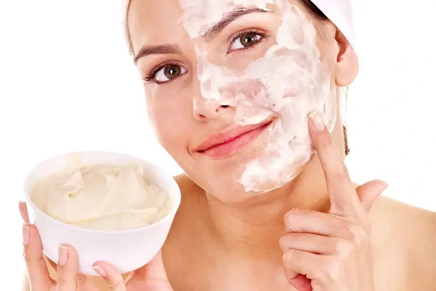 Lợi ích của sữa chua không đường trong chăm sóc da mụn