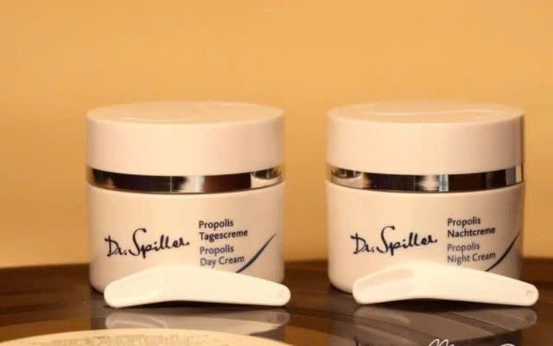 Sử dụng sản phẩm từ Dr-Spiller.vn kết hợp cùng chế độ sinh hoạt lành mạnh sẽ giúp mẹ bầu an tâm trong quá trình trị mụn, đồng thời giữ gìn làn da khỏe mạnh suốt thai kỳ.