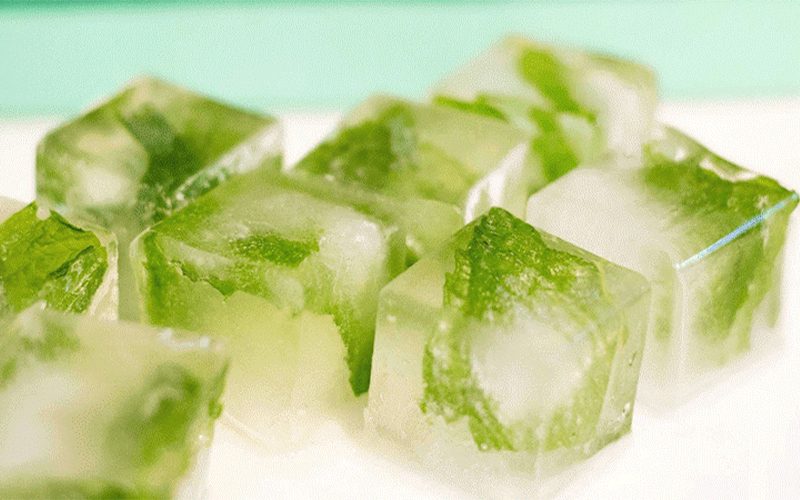 Nếu da cảm thấy nóng rát, nổi mẩn hoặc ngứa kéo dài, cần ngừng sử dụng ngay và đến bác sĩ da liễu để được tư vấn kịp thời.