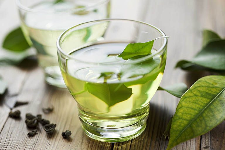 Uống gì để hết mụn? Thúc uống đóng vai trò gì trong việc giảm mụn từ bên trong