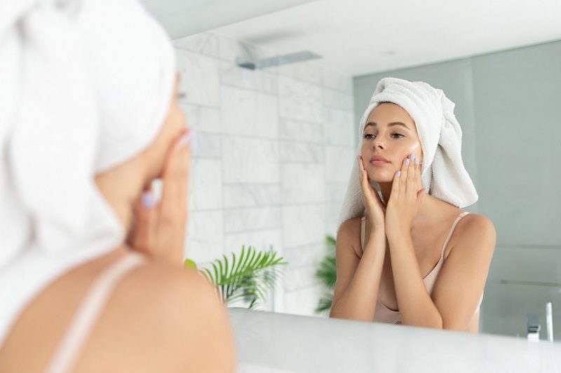 Xịt khoáng trước hay sau toner. Những lưu ý khi kết hợp 2 sản phẩm này
