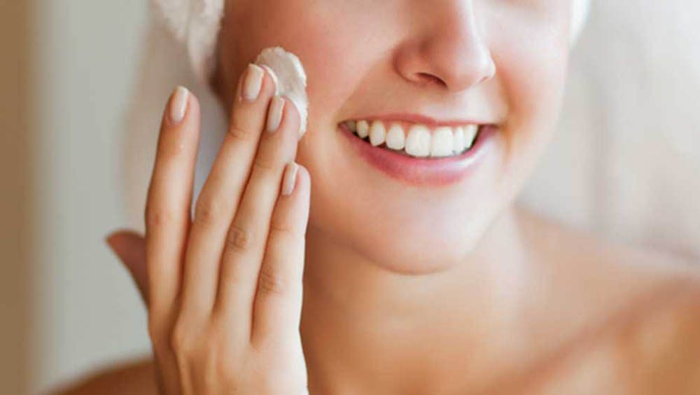 Chăm sóc đặc biệt cho làn da nhạy cảm trong mùa hanh khô