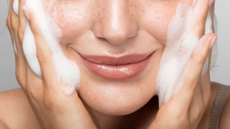 Làm sạch da mùa thu cho da dầu: Bí quyết để kiểm soát bã nhờn