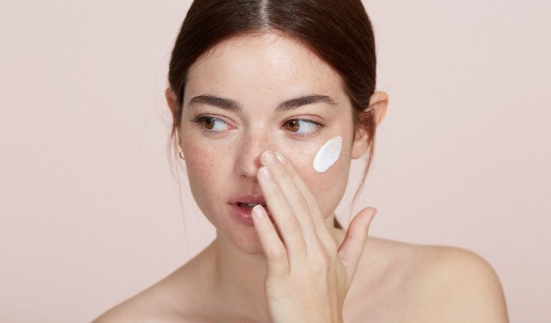 Những lưu ý quan trọng trong chăm sóc da mùa thu tuổi 20