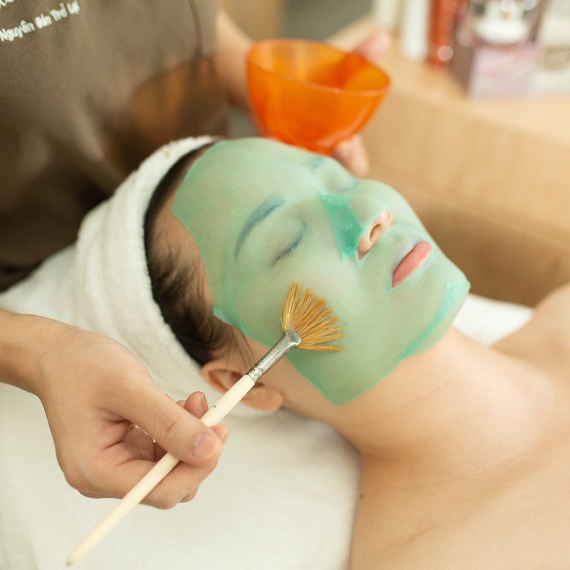Chăm sóc da mùa thu tuổi 40 sẽ hiệu quả hơn nếu bạn đến spa