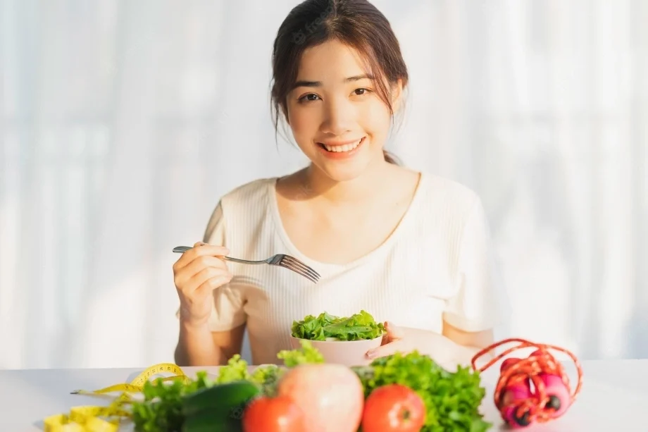 Ăn uống đóng vai trò nền tảng trong quá trình chăm sóc da từ bên trong giao mùa