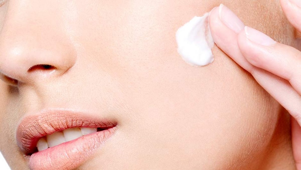 3 điều cần lưu ý khi chăm sóc da bong tróc khi giao mùa