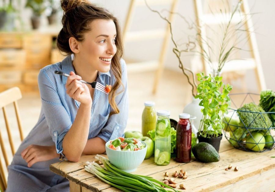 Để cải thiện tình trạng da khô, trước tiên cần hiểu rõ da khô là da như thế nào để chọn sản phẩm dưỡng ẩm thích hợp.