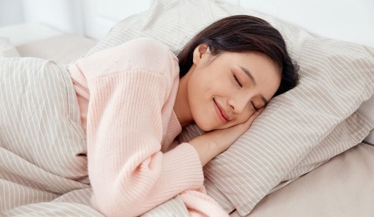Gợi ý mẹo ngủ ngon để da đẹp khi giao mùa