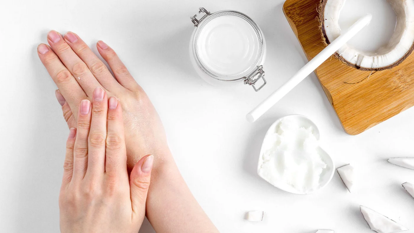 Những lưu ý cần ghi nhớ trong quá trình chăm sóc da tay mùa thu