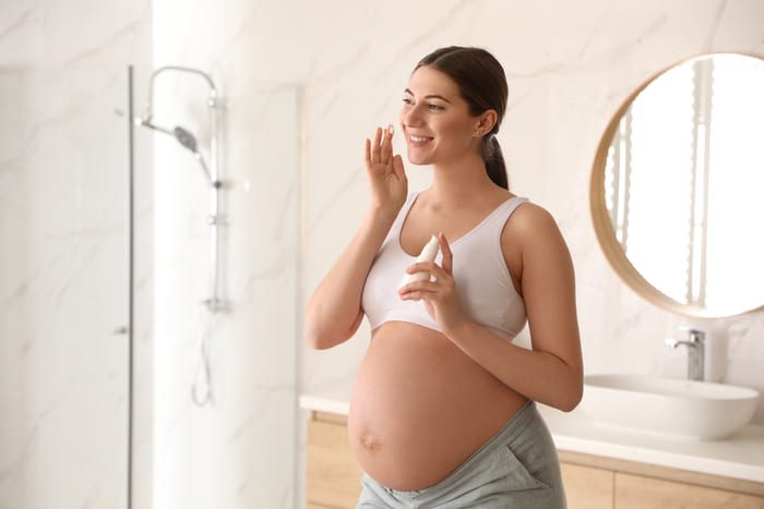 Các bước skincare mùa thu cho mẹ bầu phù hợp