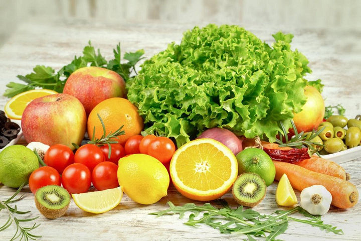 Các loại thực phẩm cụ thể hỗ trợ chăm sóc da trong chuyển mùa
