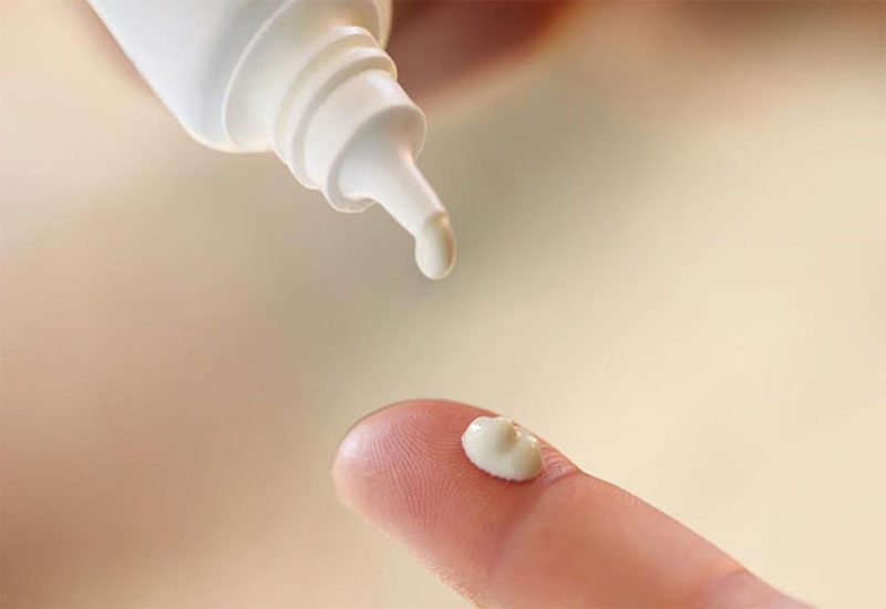 Thuốc điều trị nám là các sản phẩm đặc trị có khả năng làm giảm hoặc xoá bỏ các vết nám trên da.