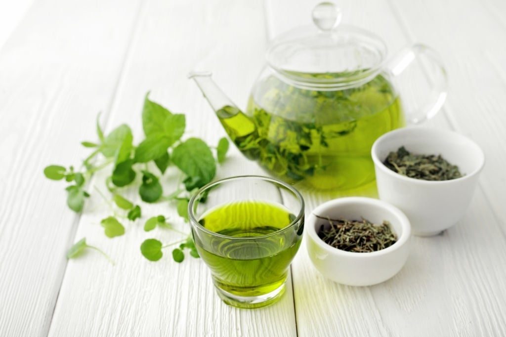 Lưu ý khi áp dụng trà xanh trong làm đẹp mùa thu