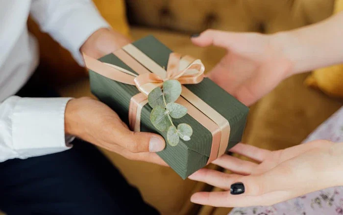 Quốc tế phụ nữ là ngày để bạn thưởng cho bạn thân những người yêu thương món quà tốt đẹp nhất? Vậy xu hướng chăm da dịp 8/3 nào sẽ lên ngôi 2026