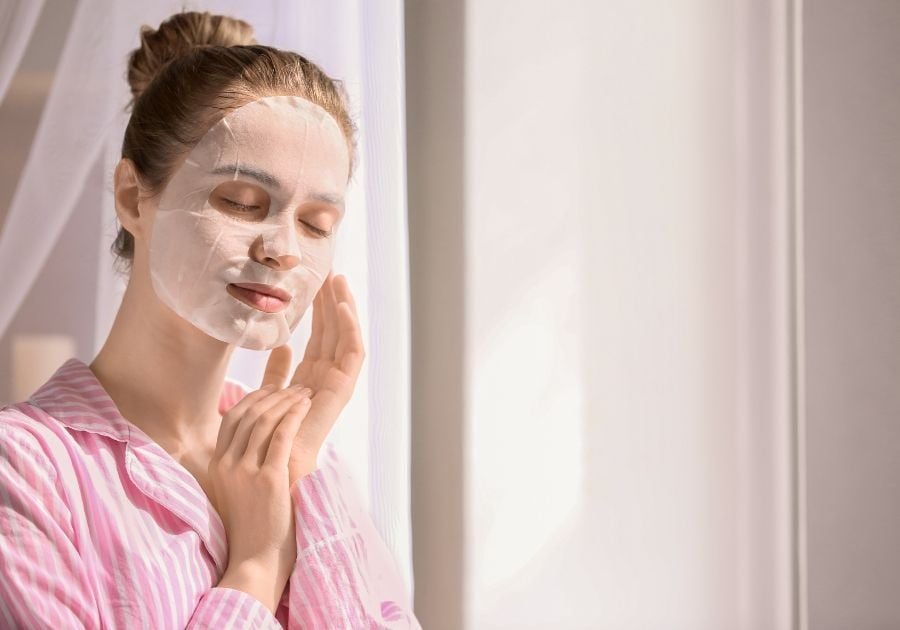 Chăm sóc da mùa đông cho bà bầu đòi hỏi sử dụng các sản phẩm chứa thành phần an toàn, dịu nhẹ, không gây kích ứng.