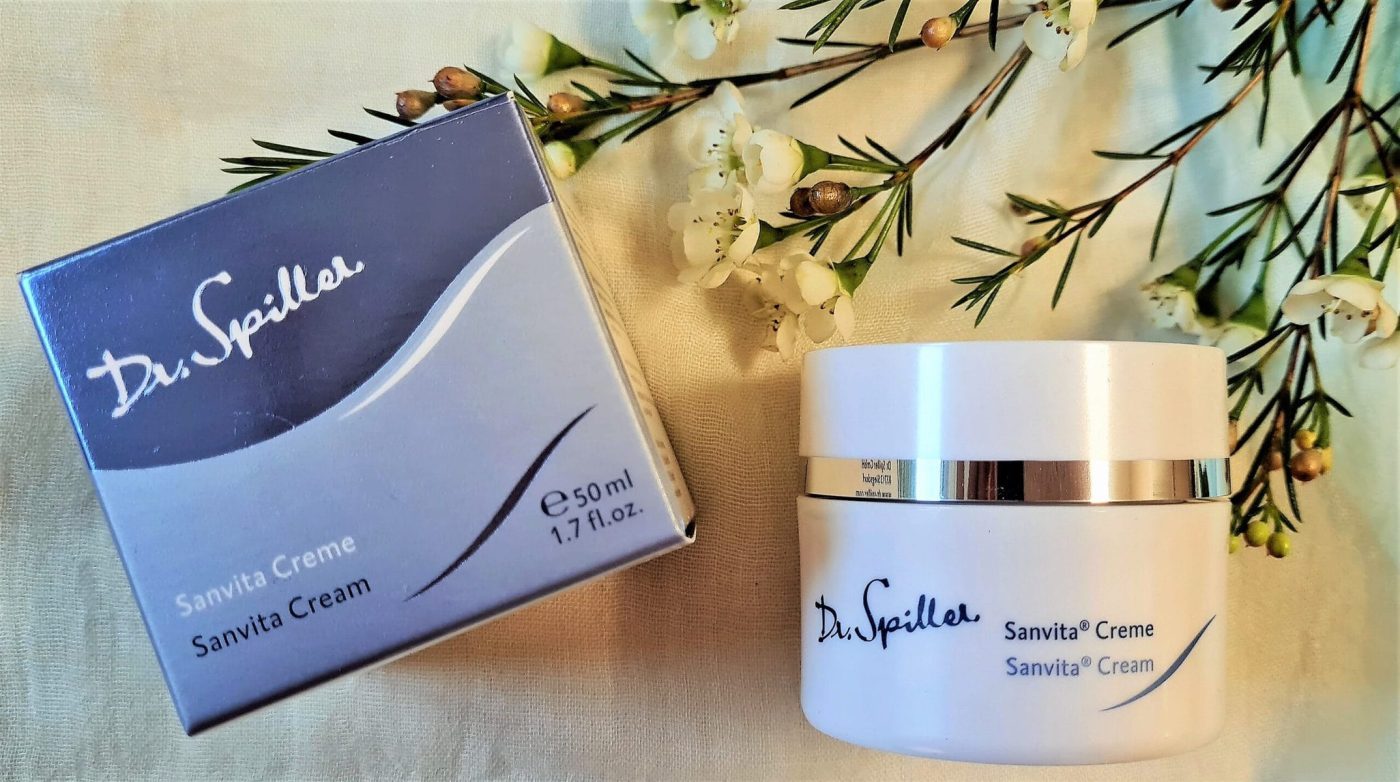 Dr-Spiller là một thương hiệu chăm sóc da đến từ châu Âu, nổi tiếng với các sản phẩm dưỡng ẩm chuyên sâu dành cho da khô bong tróc mùa lạnh.