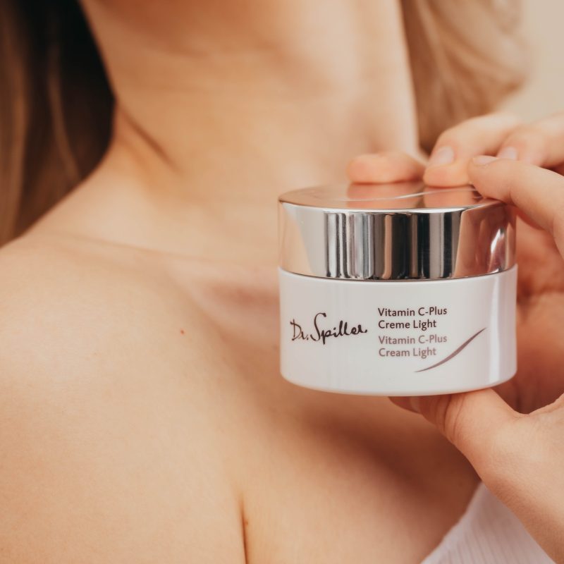 Dr-Spiller không chỉ mang tới trải nghiệm mỹ phẩm sang trọng và hiệu quả mà còn đảm bảo giá bán tương xứng với chất lượng thực tế của từng sản phẩm.