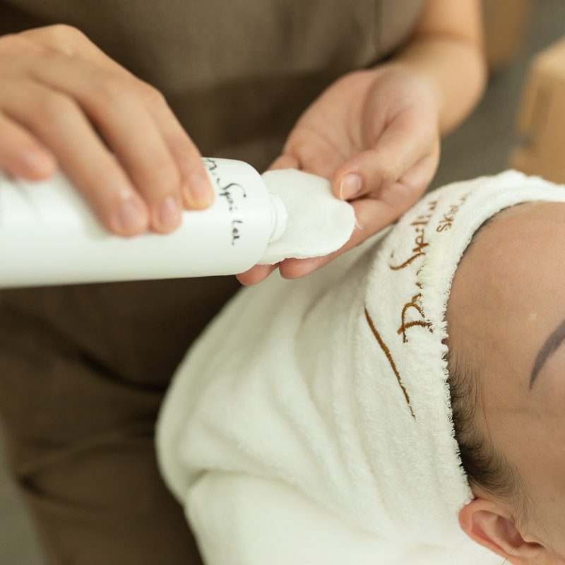 Nguyên liệu an toàn, quy trình sản xuất phức tạp và nguồn gốc thiên nhiên khiến giá mỹ phẩm sinh học thường cao hơn sản phẩm thông thường