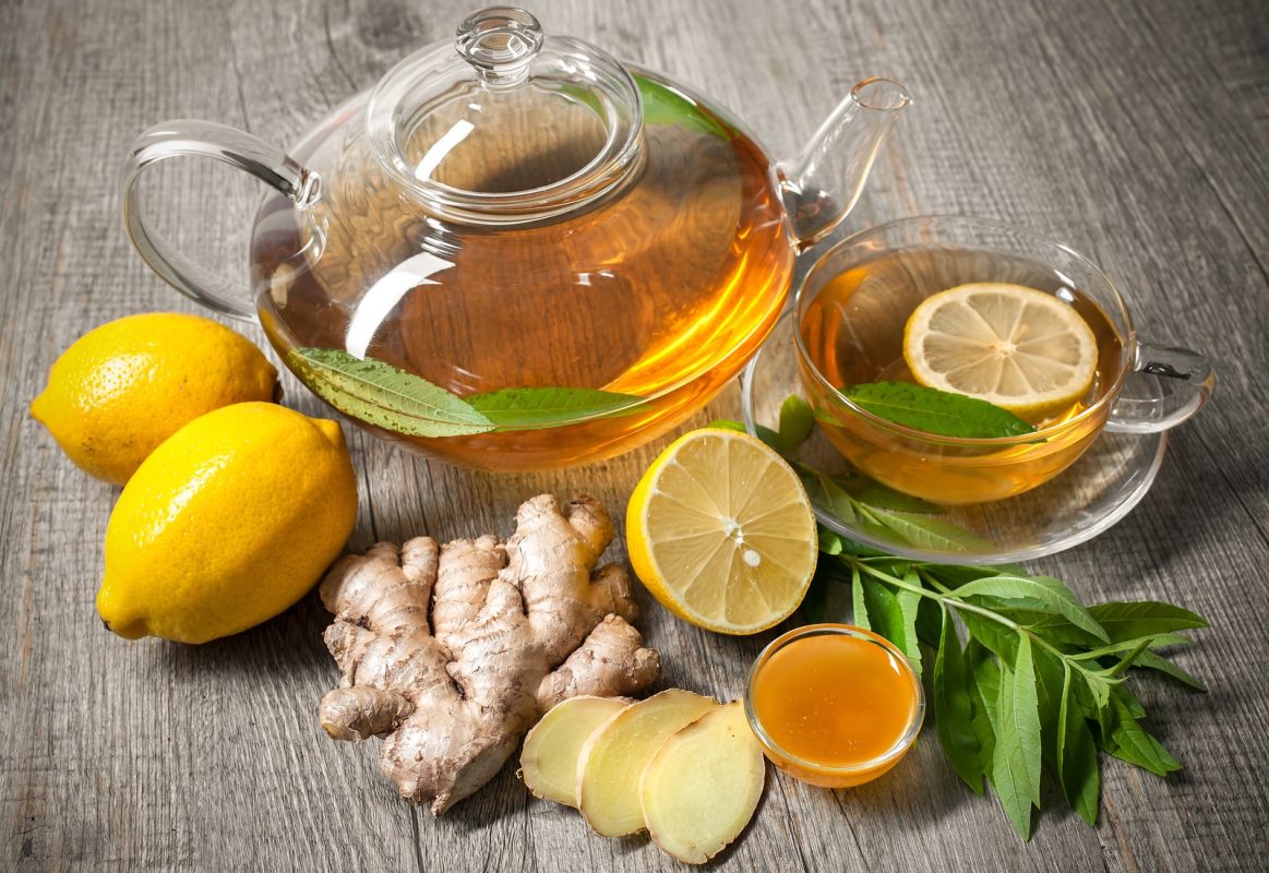 Nước uống tốt cho da mùa lạnh cũng đóng vai trò như một yếu tố không thể thiếu để duy trì vẻ đẹp và sự khỏe mạnh của làn da.