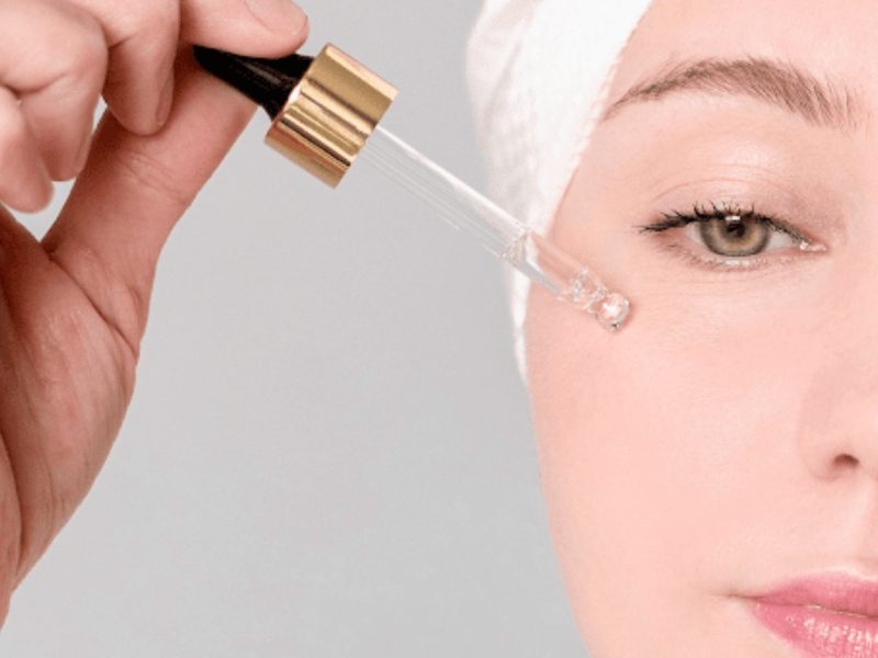 Serum B5 là sản phẩm chăm sóc da chứa chính vitamin B5, còn gọi là Panthenol, được biết đến với công dụng dưỡng ẩm sâu