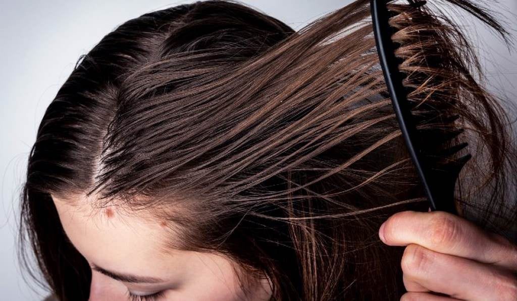 Lựa chọn sản phẩm chăm sóc tóc phù hợp không chỉ là bước đầu tiên mà còn là nhân tố quyết định đến sức khỏe và vẻ đẹp lâu dài của mái tóc