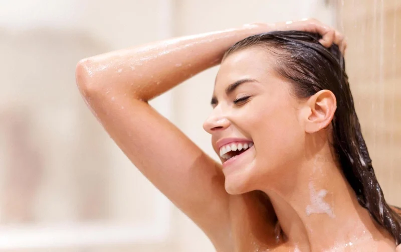 Chăm sóc tóc theo mùa đông khô lạnh đòi hỏi sự kiên trì và đồng bộ trong việc áp dụng các biện pháp dưỡng tóc phù hợp