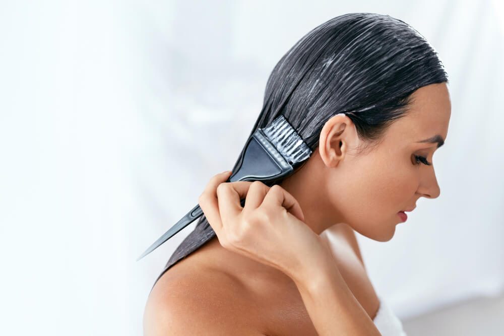 Dầu xả dưỡng tóc mềm mượt không bết đóng vai trò quan trọng trong chế độ chăm sóc tóc hàng ngày