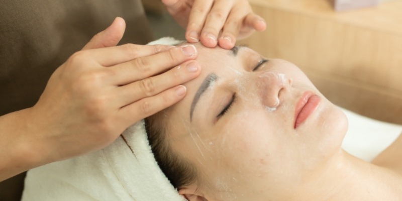 Mỹ phẩm peel da spa là giải pháp không thể thiếu cho hành trình lấy lại sự tươi trẻ và rạng rỡ cho làn da.