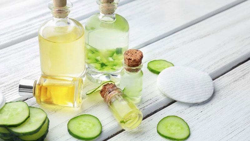 Serum chiết xuất dưa leo chứa nhiều thành phần thiên nhiên, nổi bật là chiết xuất từ dưa leo tươi