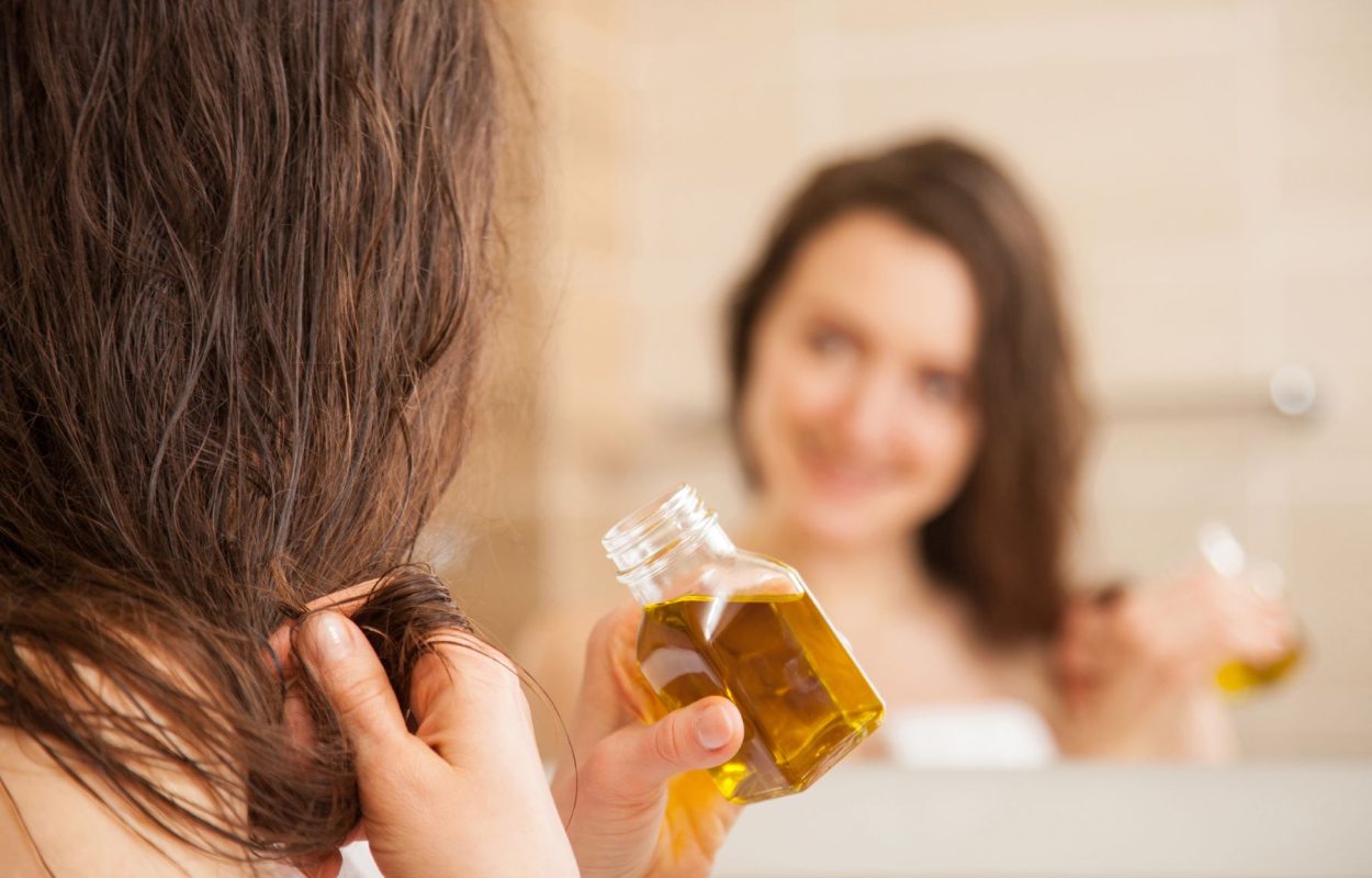Giải pháp tối ưu để chăm sóc và phục hồi mái tóc hư tổn chính là serum dưỡng tóc khô và xơ rối.