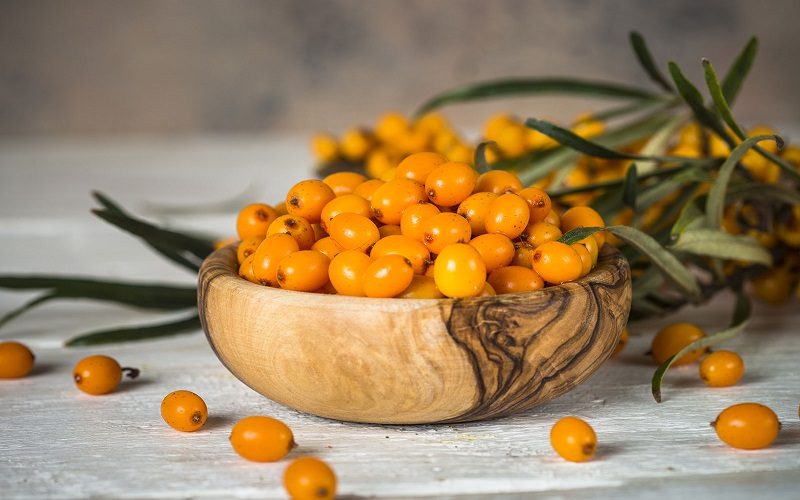 Khi dùng tinh chất chiết xuất từ trái cây, cần tuân thủ một số điểm để đảm bảo an toàn và hiệu quả.