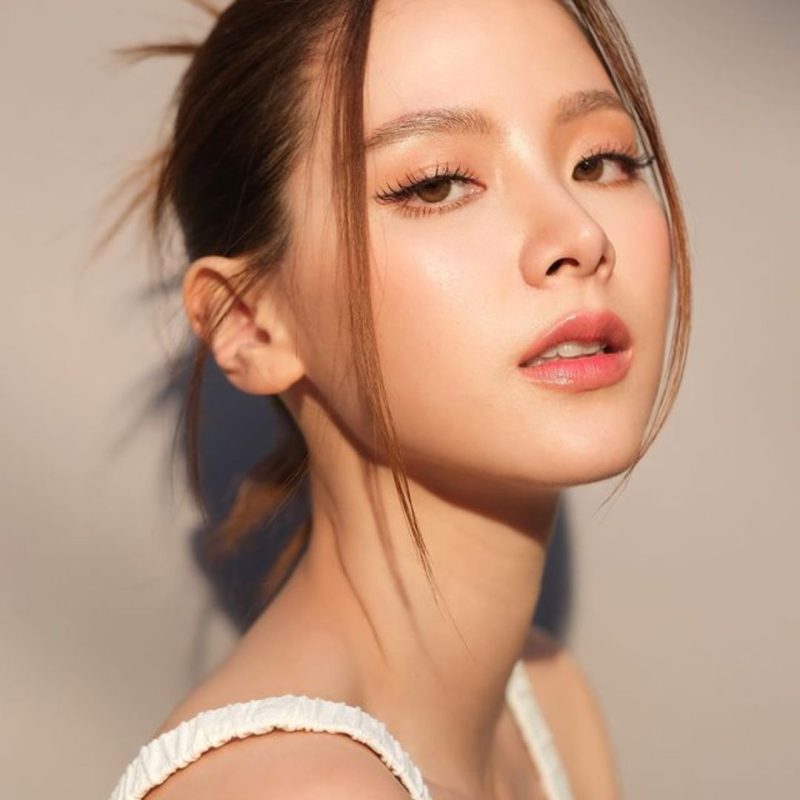 Chuẩn bị một bộ đồ makeup cần có cho người mới bắt đầu là bước đầu quan trọng giúp bạn tạo dấu ấn makeup riêng