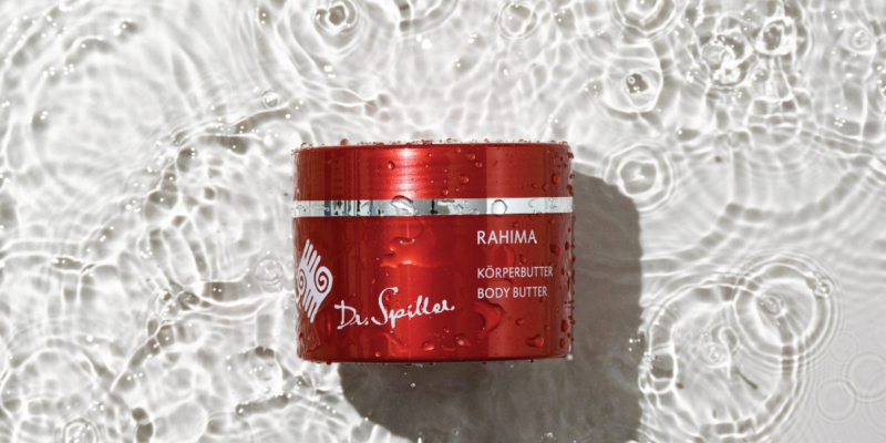 Kem dưỡng thể mịn màng da đóng vai trò quan trọng trong quy trình chăm sóc và bảo vệ da mỗi ngày.