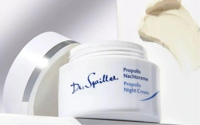 Lựa chọn kem dưỡng trắng da ban đêm an toàn phù hợp sẽ mang lại hiệu quả tuyệt vời và giúp bảo vệ làn da tối ưu trong suốt thời gian nghỉ ngơi.