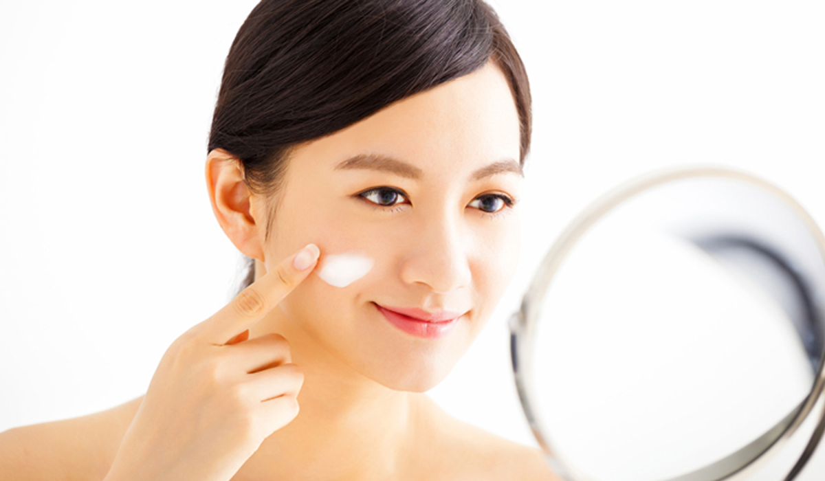 Kem lót làm mịn da mang đến sự cân bằng tối ưu giữa làm đều màu, kiểm soát dầu nhờn, và giữ ẩm cần thiết cho da