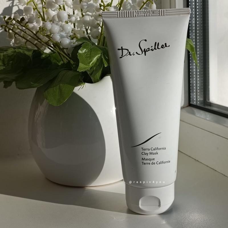 Mặt nạ đất sét cho da dầu mụn đang ngày càng trở nên phổ biến nhờ khả năng làm sạch sâu, hút bỏ bã nhờn và thanh lọc da hiệu quả.