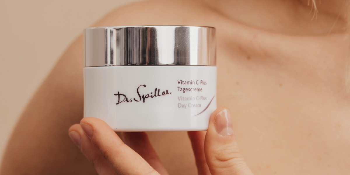 Ưu tiên lựa chọn mỹ phẩm organic có chứng nhận không chỉ giúp người dùng bảo vệ làn da hiệu quả