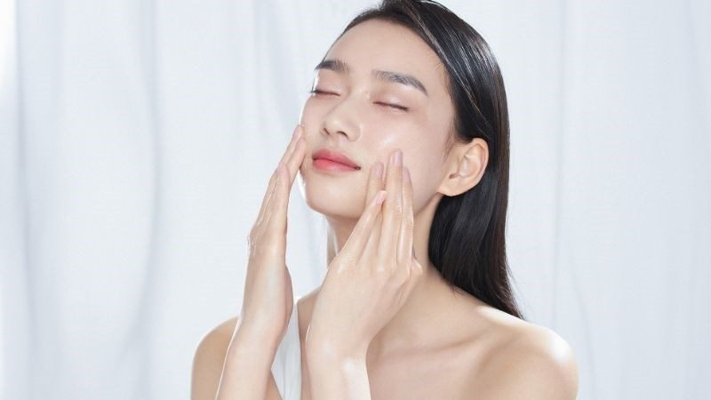 Bài viết sẽ giúp bạn hiểu rõ hơn về các sai lầm thường gặp và cách chăm sóc da an toàn khi dùng sản phẩm làm trắng.